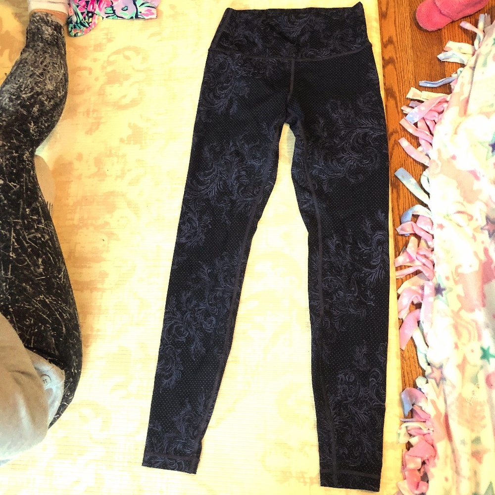 size 8 Lululemon leggings nulux HTF purple black